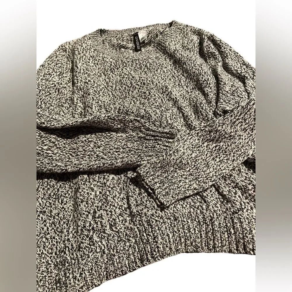 H&M divided sweater excellent like new see pics